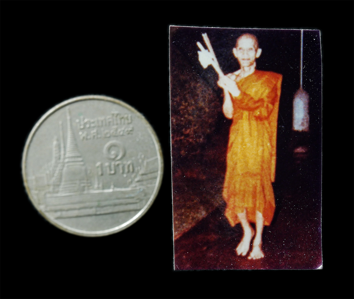 21Oct25 (225)p.jpg - รูปถ่ายเวียนเทียน ท่านเจ้าคุณนรฯ ธมฺมวิตกฺโก วัดเทพศิรินทราวาส กรุงเทพฯ ปััมยันต์ภควัน หรือยันต์น้ำเต้า รูปเก่าสวย หายาก น่าเก็บสะสมบูชา#2 | https://kamulet.in.th